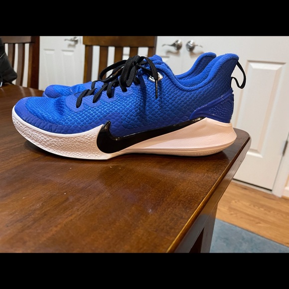 Kobe lows, in excellent condition. - Picture 4 of 4